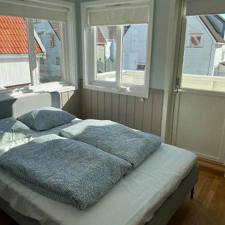 Apartman Pen Leilighet M/god Beliggenhet